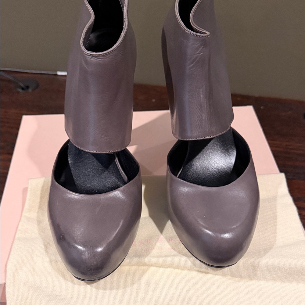Loeffler Randall Yvette in charcoal